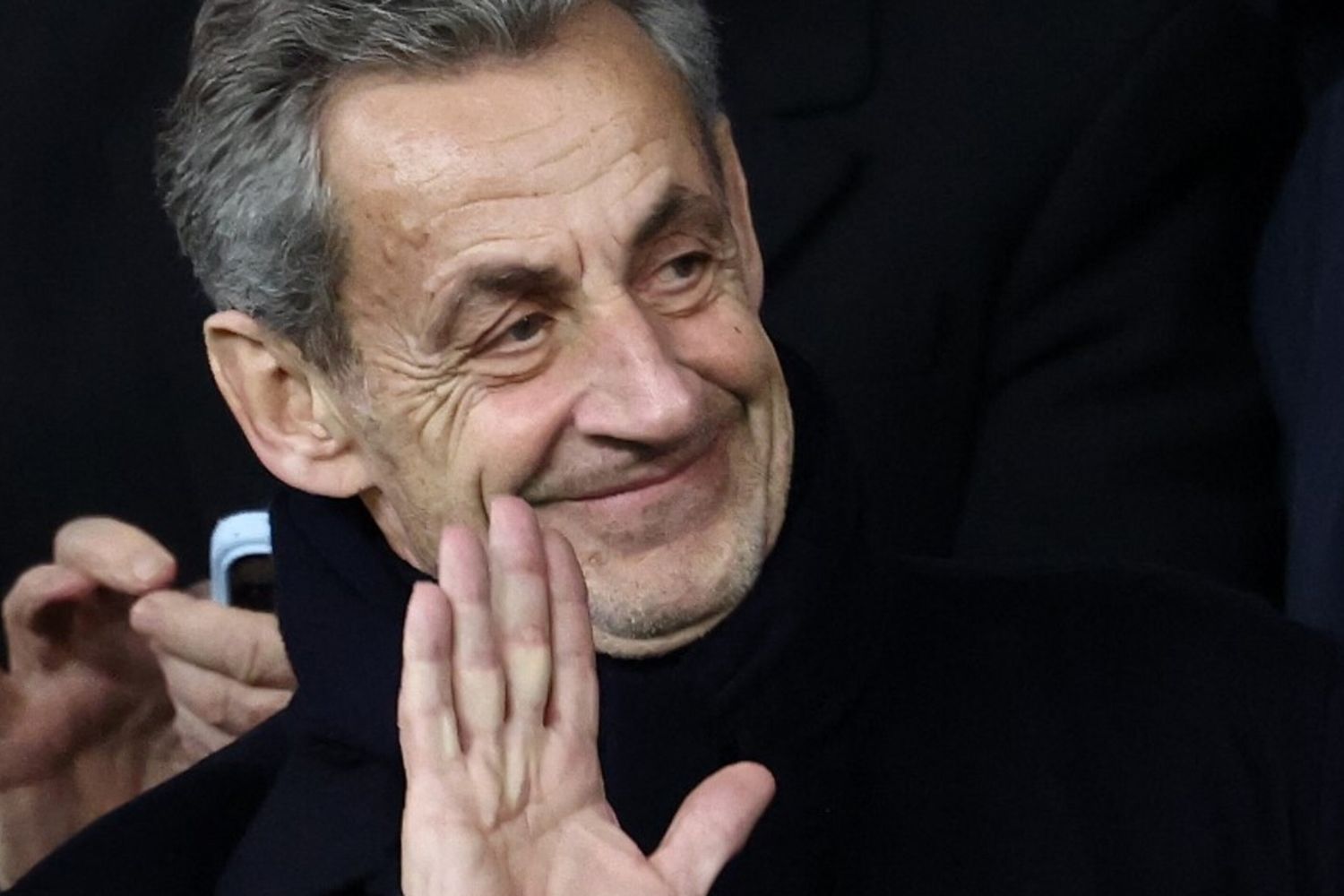 Sarkozy ottiene la libertà condizionale