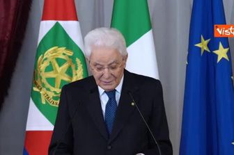 Mattarella premia gli Alfieri della Repubblica: Adulti ignorano disagio dei giovani