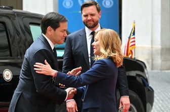 Il Primo Ministro italiano, Giorgia Meloni, accoglie il Vicepresidente degli Stati Uniti JD Vance e il Segretario di Stato americano Marco Rubio