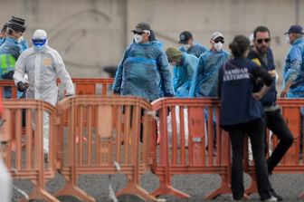 I  passeggeri  evacuati dalla nave da crociera MV Hondius