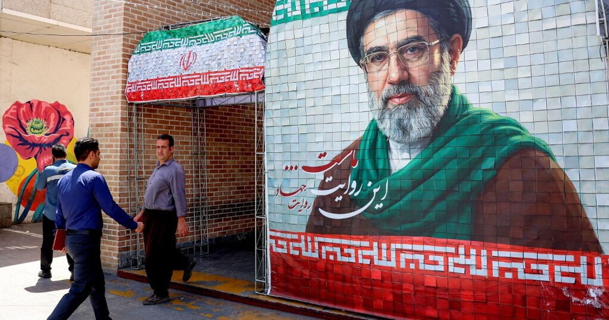 Anteprima: Iran, filmato di Khamenei in onda sui media statali. Ma è senza data [VIDEO]
