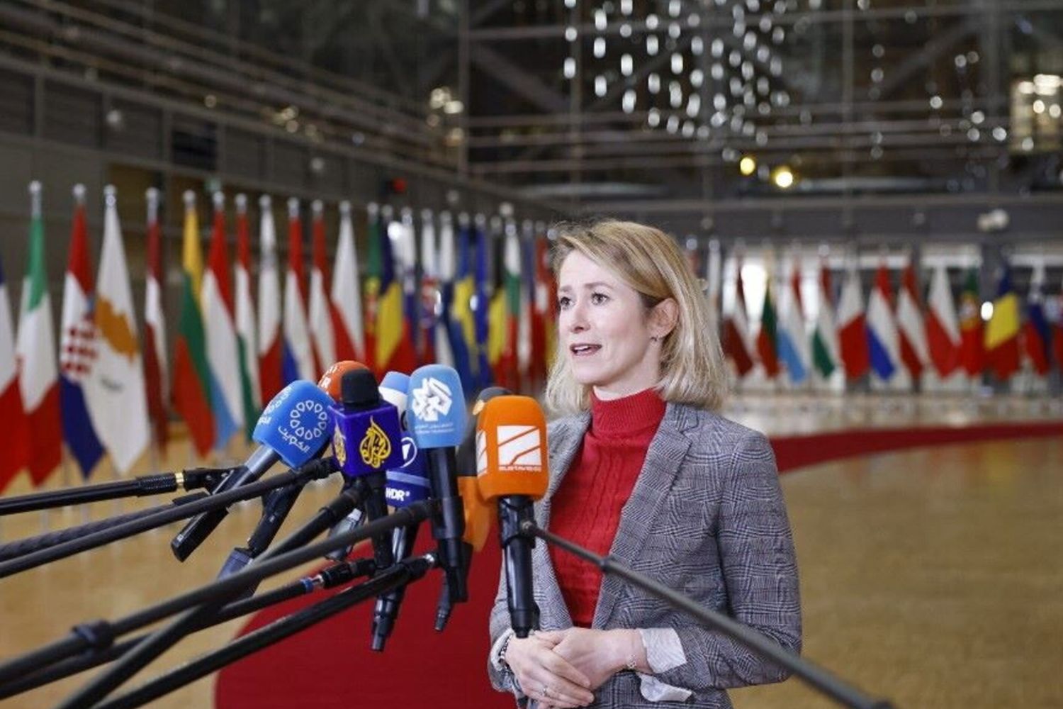 Kallas boccia l'ipotesi Schroeder: "E' un lobbista per conto della Russia"