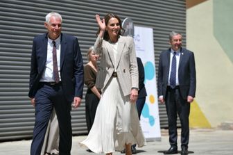 La principessa Kate rientra a Londra: "Arriverci Reggio, e grazie"