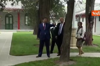 Trump visita i giardini di Zhongnanhai con Xi Jinping: Bel posto mi ci potrei abituare