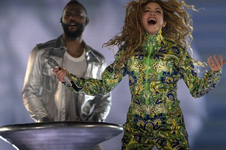 Shakira si esibisce durante un concerto gratuito sulla spiaggia di Copacabana a Rio de Janeiro, in Brasile, il 2 maggio 2026.