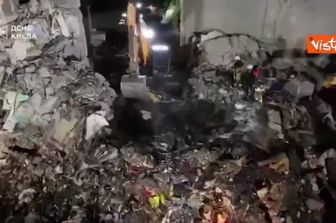 Guerra Ucraina, 24 morti in un condominio colpito da un missile russo a Kiev