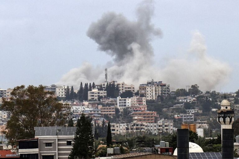 Attacco aereo nella città di Tiro