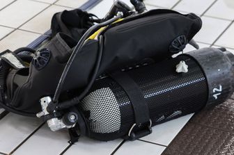 Strumentazione e attrezzature per immersioni dei sub