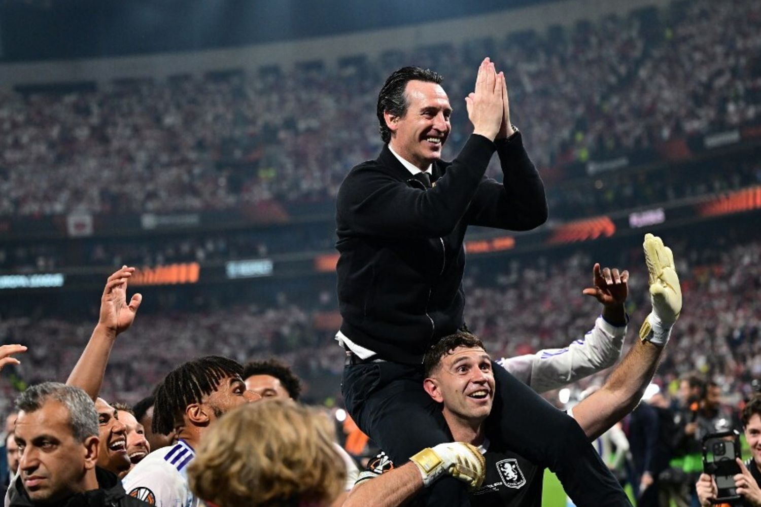L'Aston Villa vince l'Europa League. Ed Emery, al quinto trionfo, compie l'ennesima magia