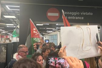 Attivisti della Flotilla a Fiumicino
