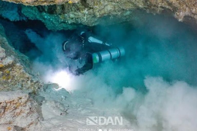 Maldive, le immagini della grotta dove sono morti i sub italiani