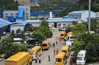 I soccorritori nella miniera di carbone nella provincia dello Shanxi, nel nord della Cina, il 23 maggio 2026