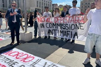"Verità e giustizia sulle stragi", a Palermo oltre 8mila in corteo. Maria Falcone: "Giovanni è nostro"