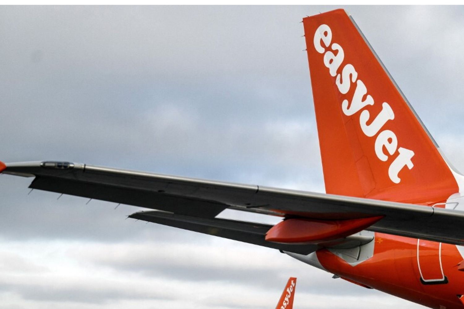 Un power bank in un bagaglio fa cambiare rotta a un volo EasyJet
