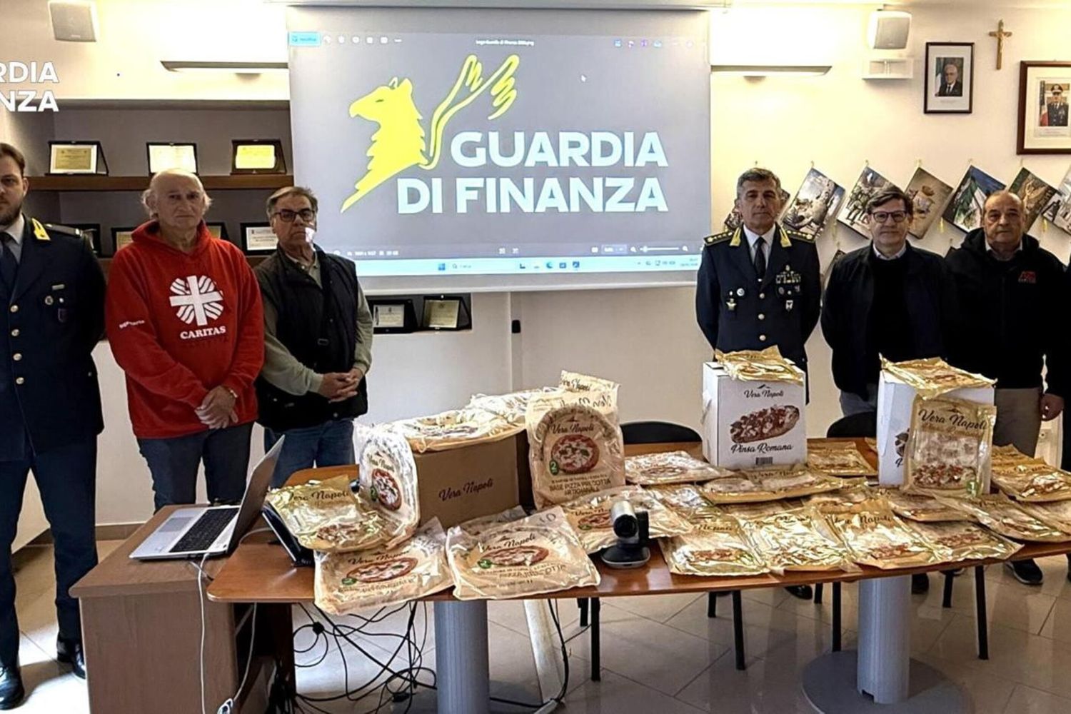Pizze precotte sequestrate dalla GdF
