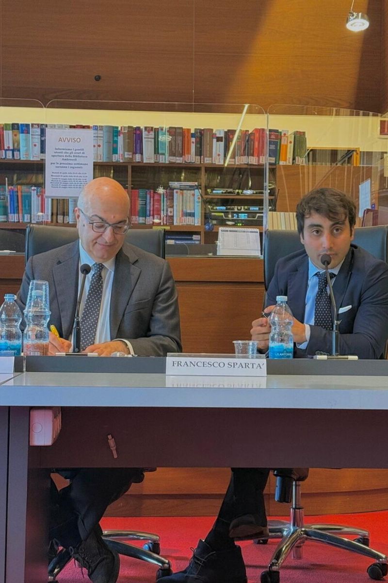 Mario Sechi racconta, "la mia nuova vita sotto scorta"