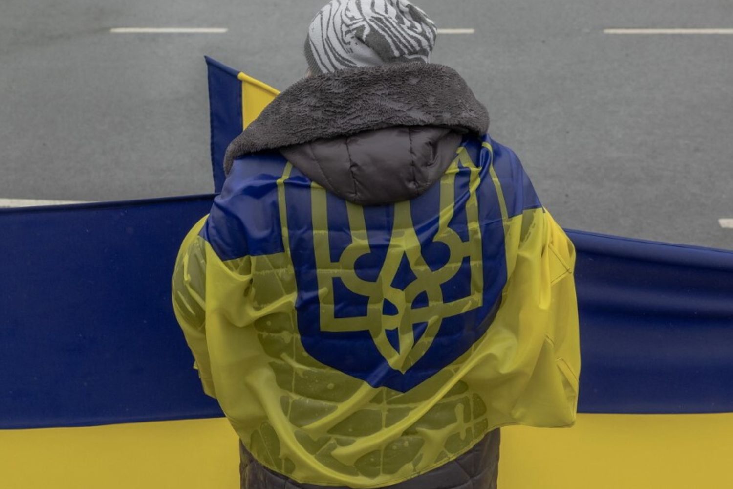 La resistenza dell'Ucraina sotto i continui bombardamenti russi: nella notte si registra un'altra vittima civile