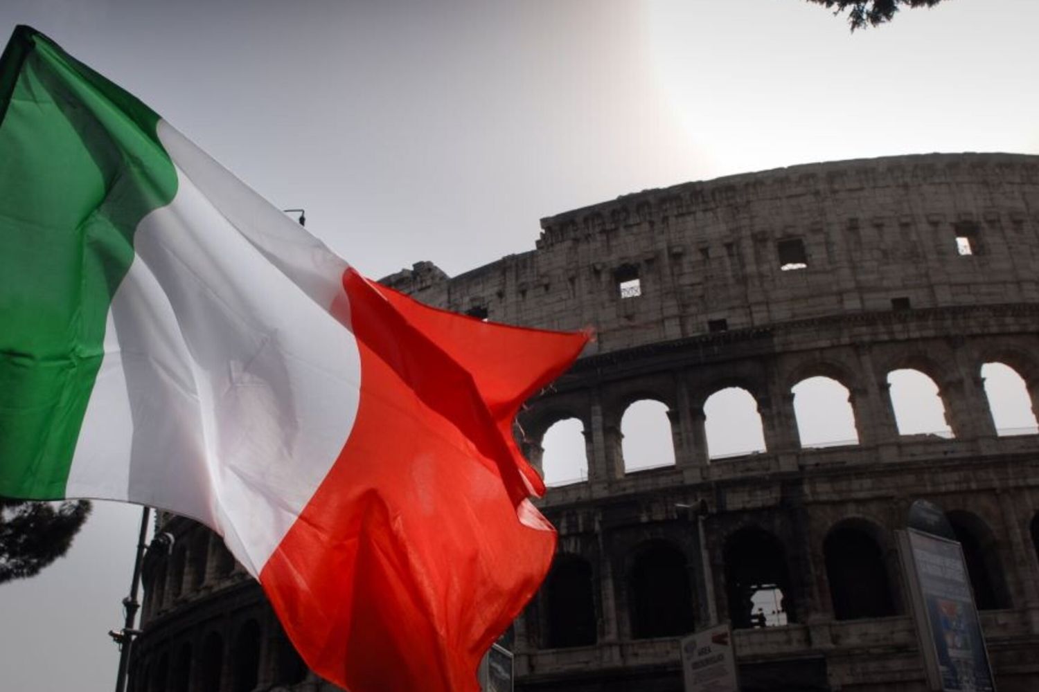 Tricolore al Colosseo