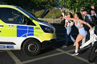 Che cosa prevedono le linee guida "antirazzismo" della polizia britannica