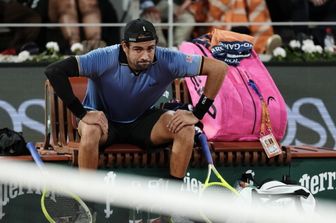 Berrettini si ritira contro Arnaldi. Il ligure in semifinale, sfiderà Cobolli
