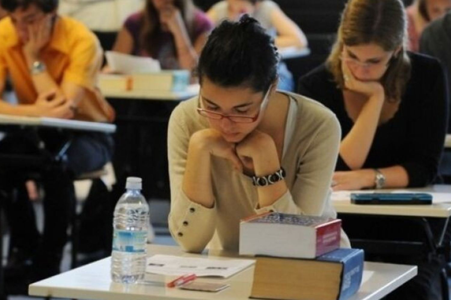 Studenti impegnatio negli esami di Maturita'