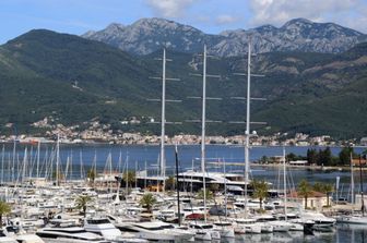 Una vista generale del porto di Porto Montenegro a Tivat