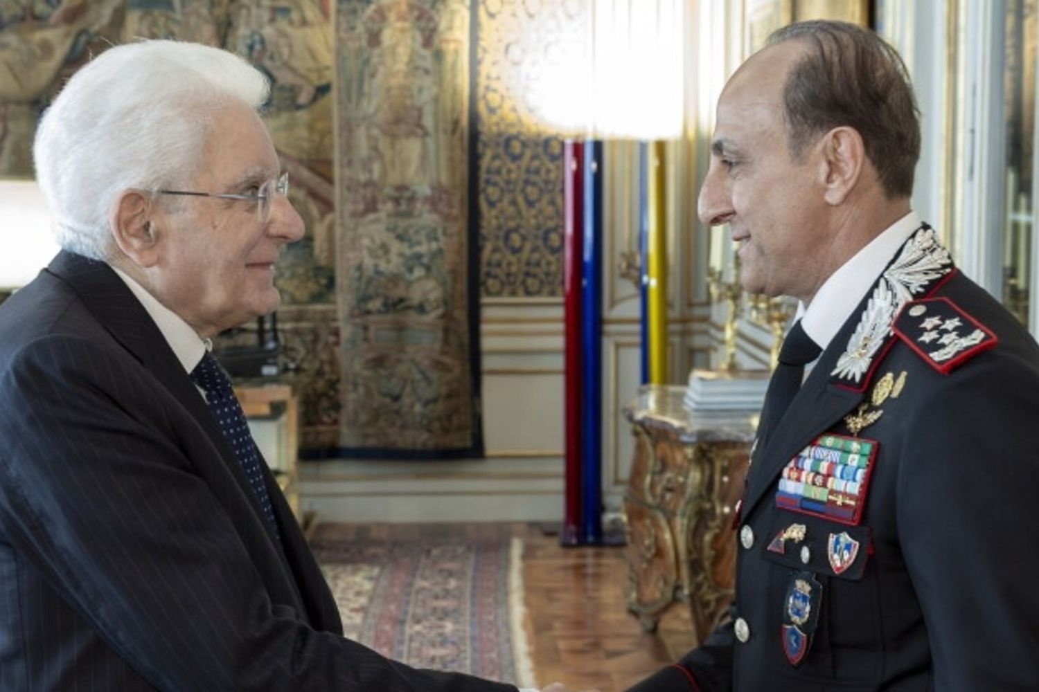 Il presidente Sergio Mattarella e il generale Salvatore Luongo