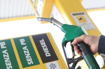 Una stazione di servizio carburanti