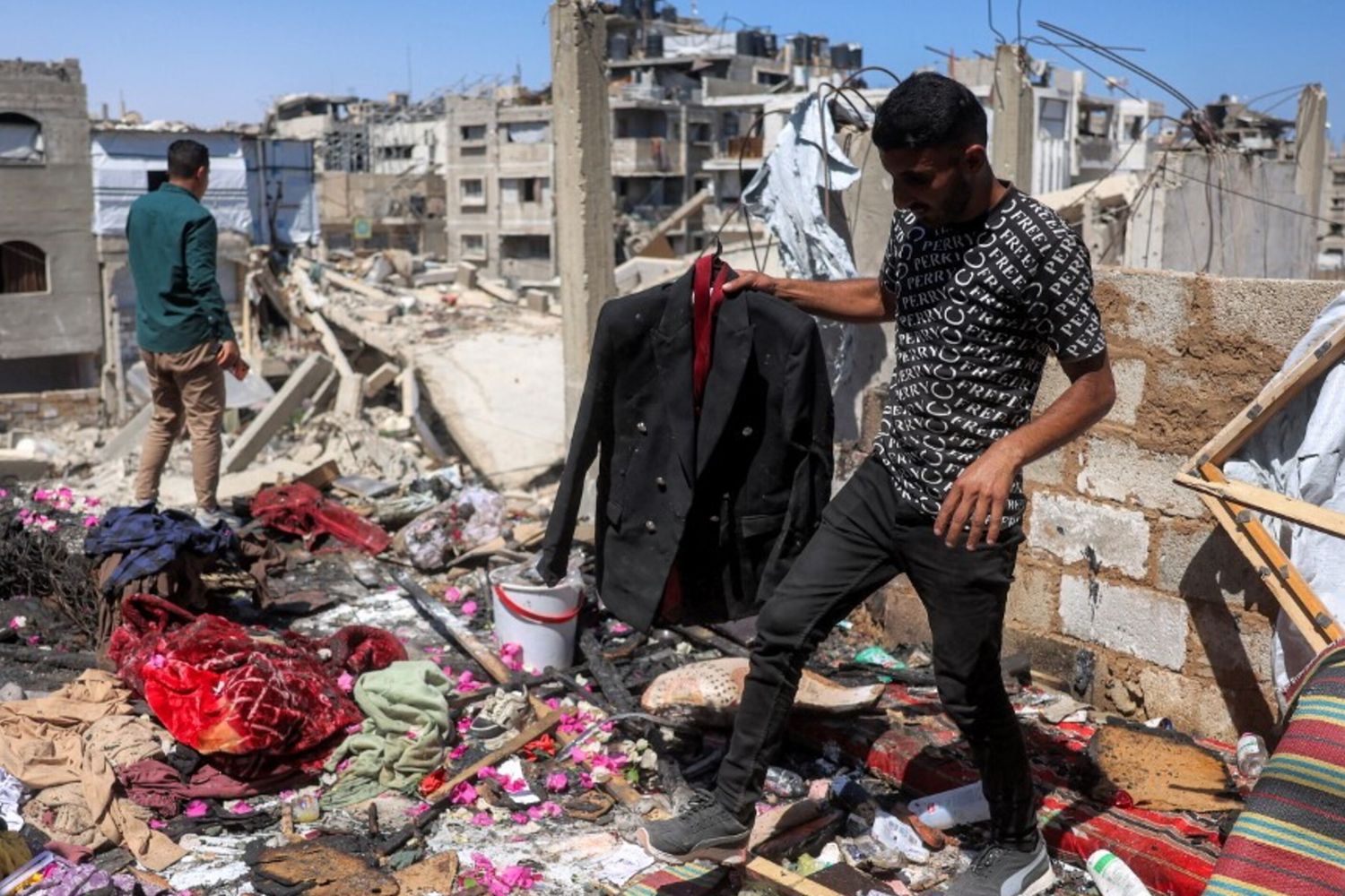 Attacco a Gaza durante matrimonio: cinque morti
