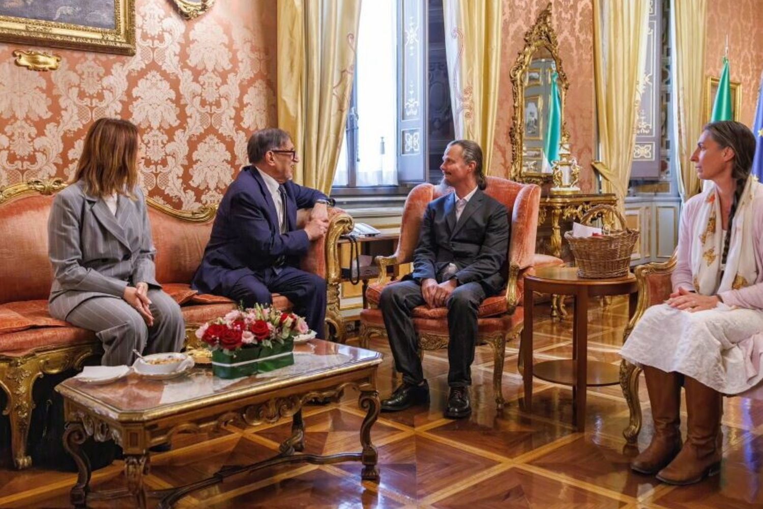 La famiglia nel bosco ricevuta al Senato da Ignazio La Russa