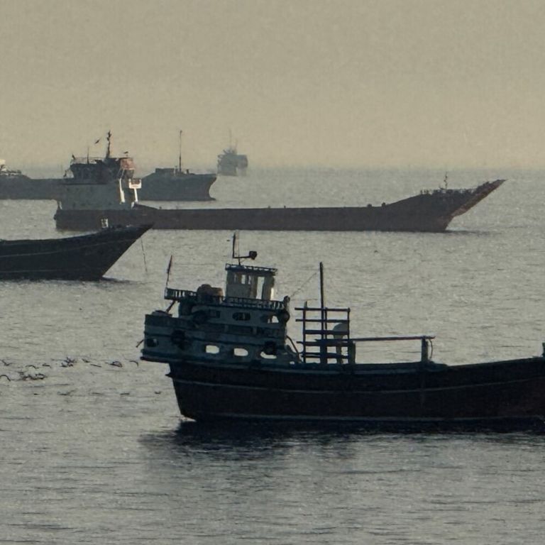 Lo Stretto di Hormuz. Tra i punti del memorandum tra Stati Uniti e Iran c'è la riapertura immediata e senza pedaggi del canale strategico per il commercio globale