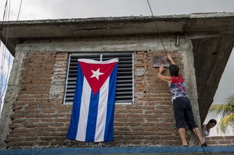 &nbsp;Le ceneri del lider maximo attraversano l'isola di Cuba in un viaggio di quattro giorni (Afp)