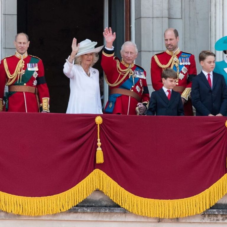 La famiglia reale osserva il Trooping the Colour 2025
