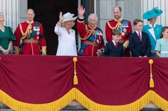 La famiglia reale osserva il Trooping the Colour 2025