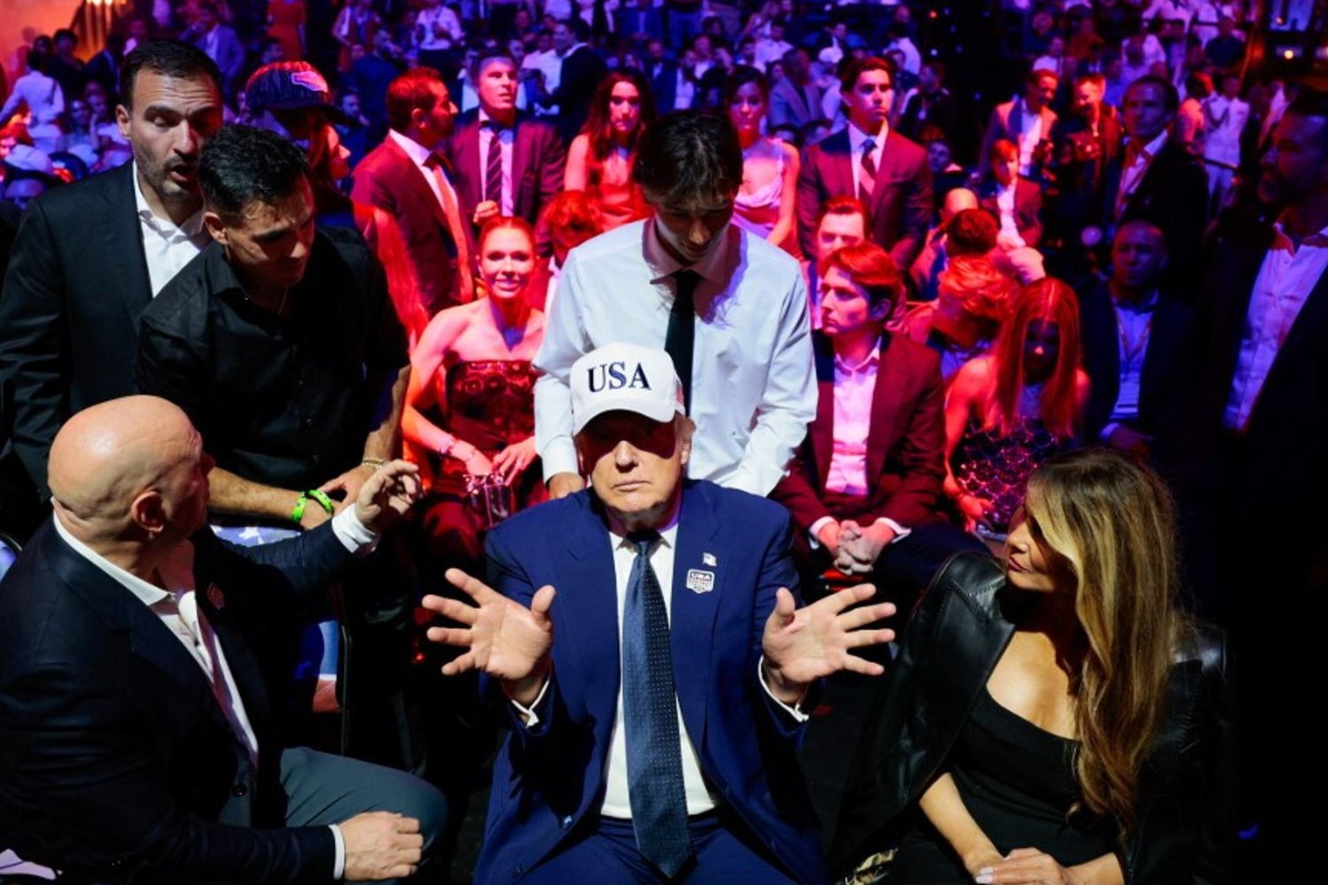 Show dell'UFC alla Casa Bianca per gli 80 anni Trump
