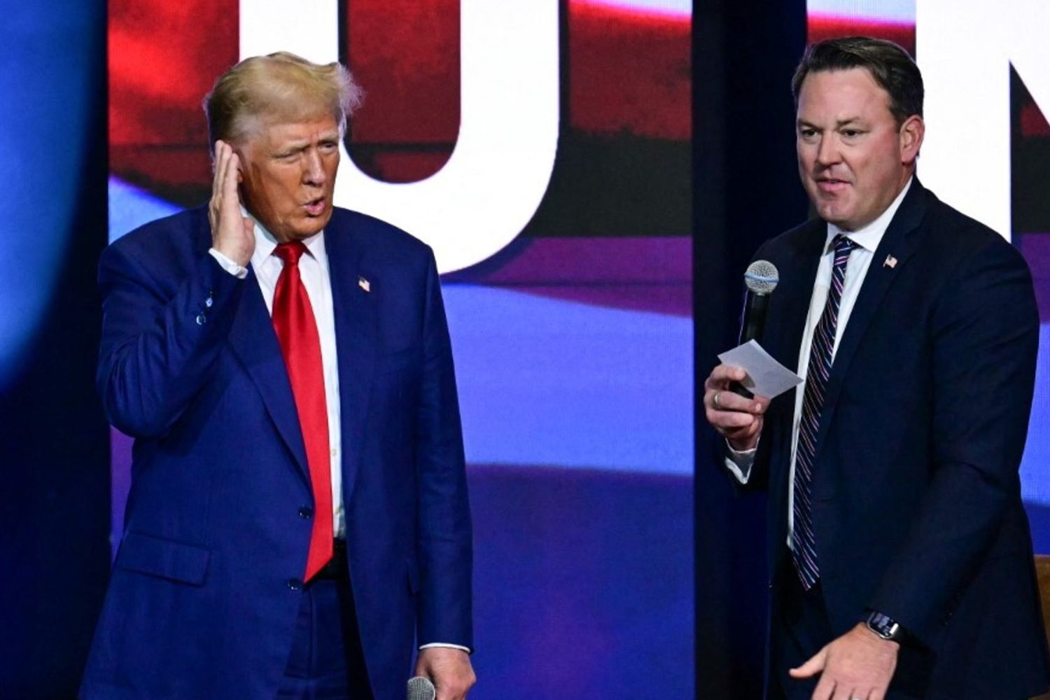 Donald Trump e Burt Jones