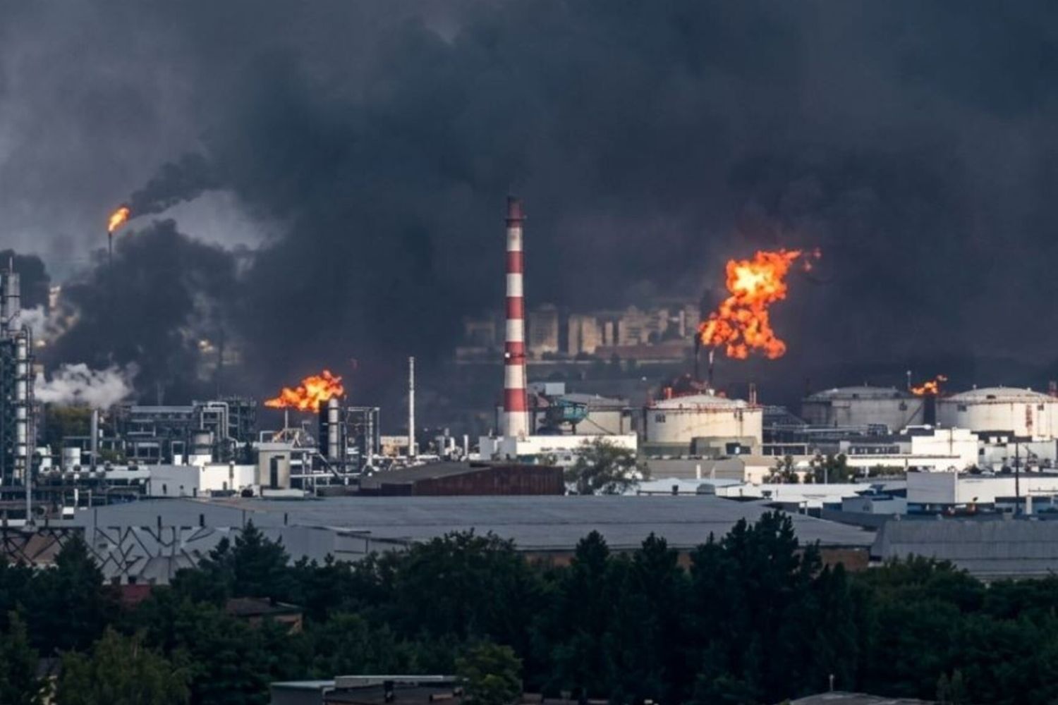 L'attacco alla raffineria di petrolio a Mosca