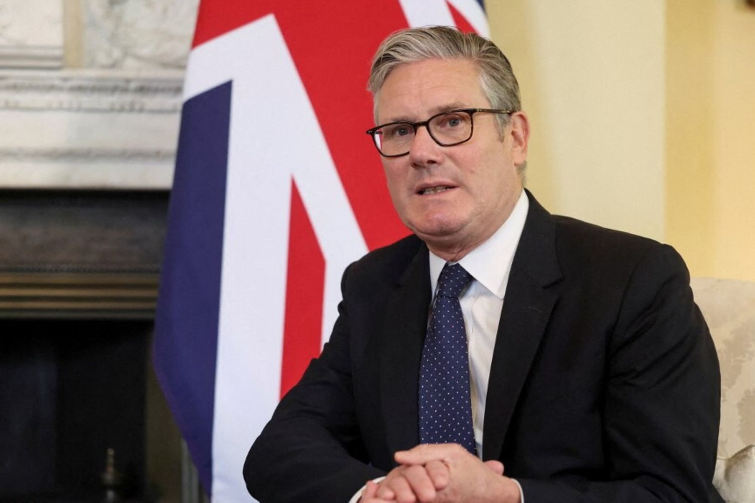 Il Primo Ministro britannico Keir Starmer annuncia le dimissioni