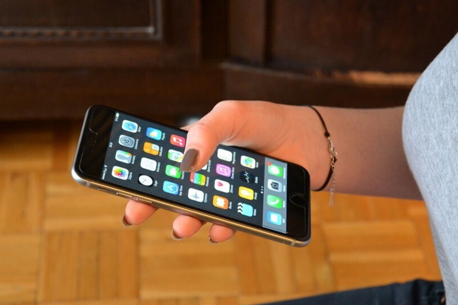 smartphone cellulare telefonino iphone - pixabay