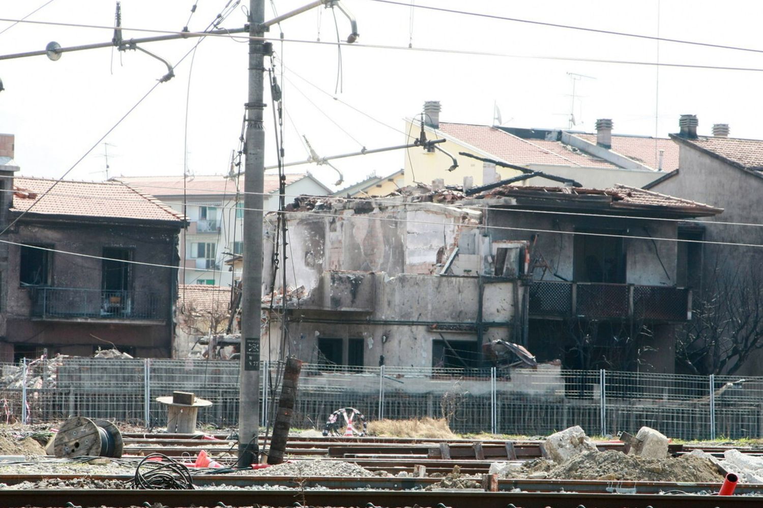 Strage di Viareggio: definitiva la condanna a cinque anni per l'ex ad di Rfi e Fs, Mauro Moretti. Andrà in carcere