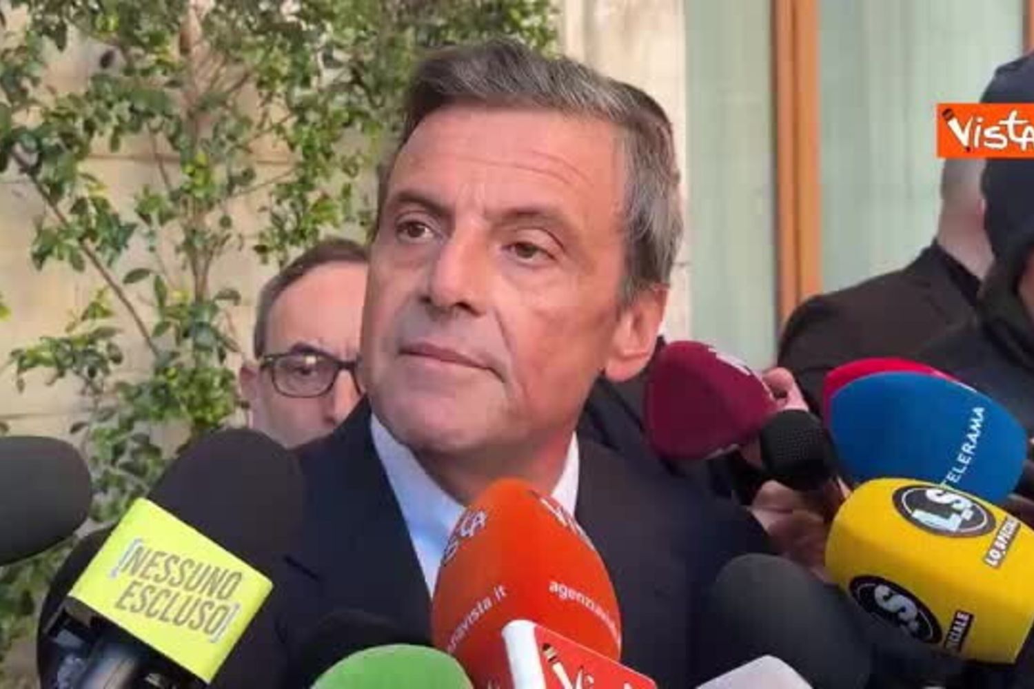 Calenda: "Trump è un asset di Putin, Meloni non tenga piedi in due scarpe"