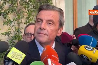 Calenda: "Trump è un asset di Putin, Meloni non tenga piedi in due scarpe"