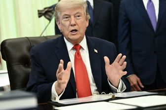 L'annuncio di Trump: "Domani la firma dell'accordo Iran-Usa. E Hormuz sarà aperto a tutti"
