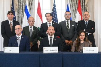 Israele e Libano firmano l'accordo di pace. L'annuncio di Rubio. Netanyahu: "Restiamo nel sud del Paese". Hezbollah: "Respingiamo i negoziati"