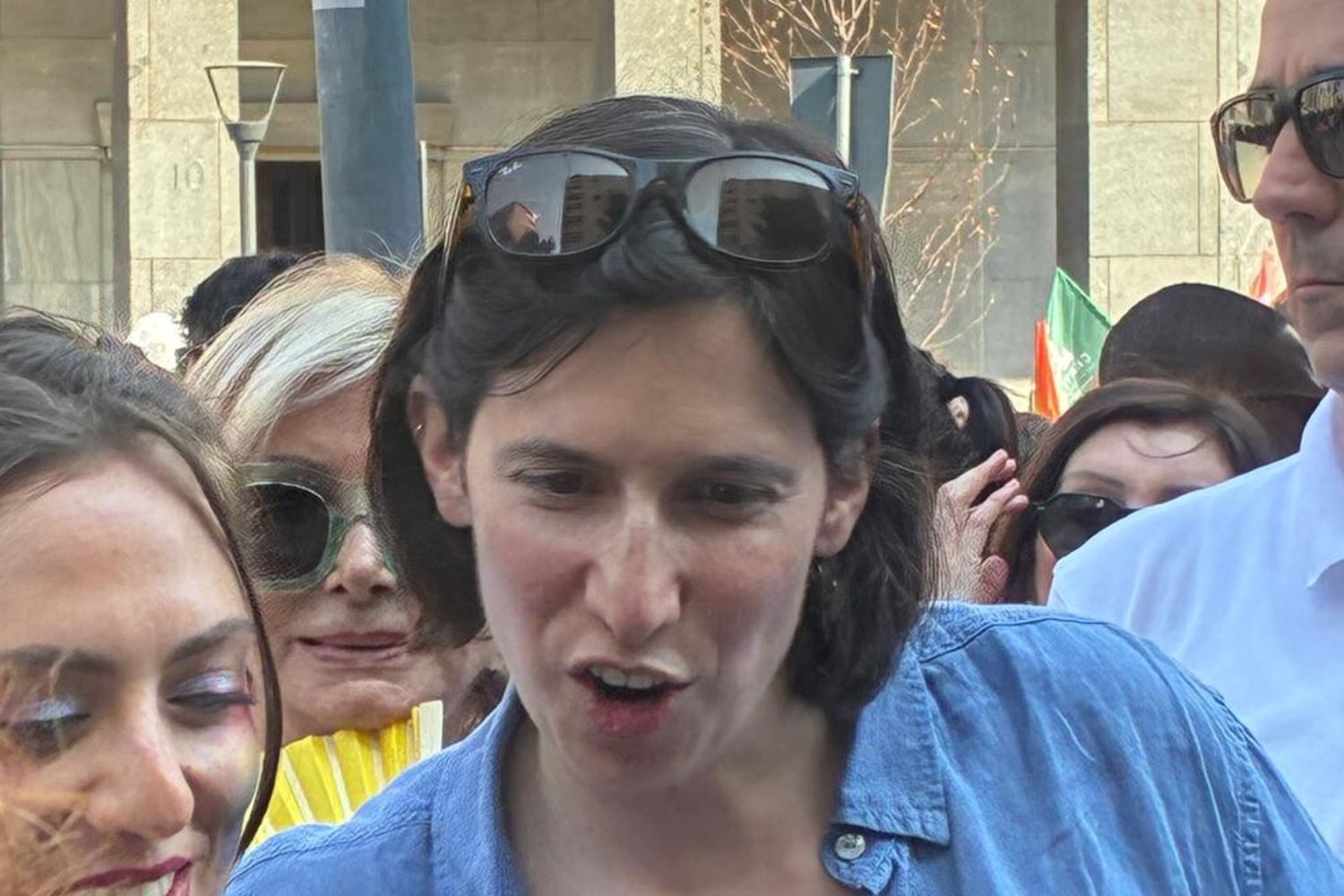 Elly Schlein: "L'omotransfobia uccide ancora. La politica rifletta"