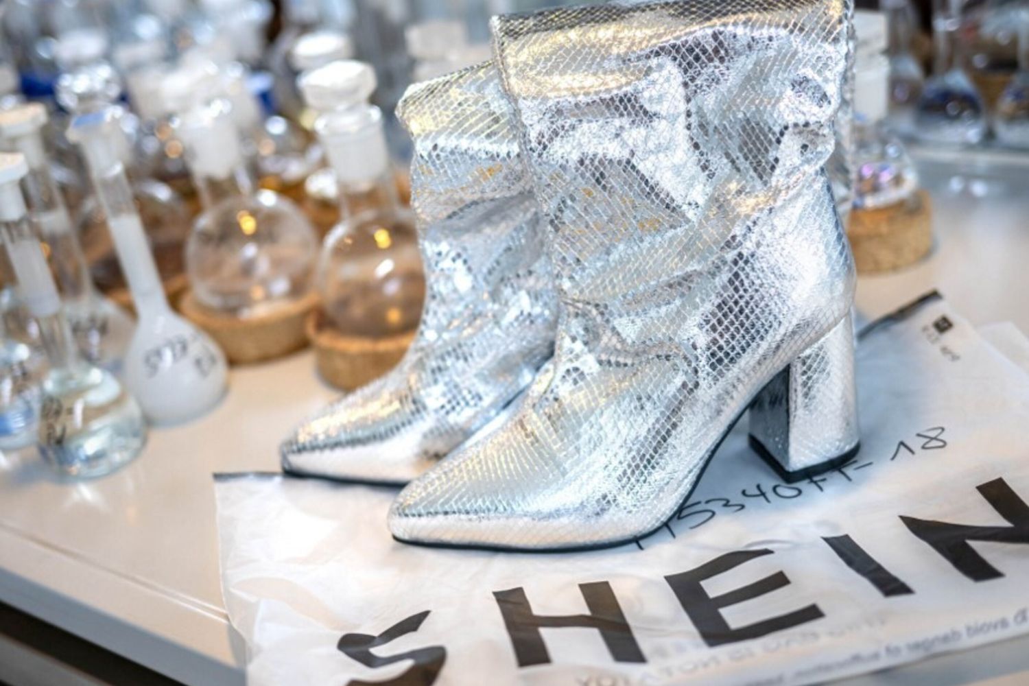 Francia, oggi l'ok alla legge contro l'"ultra fast fashion"