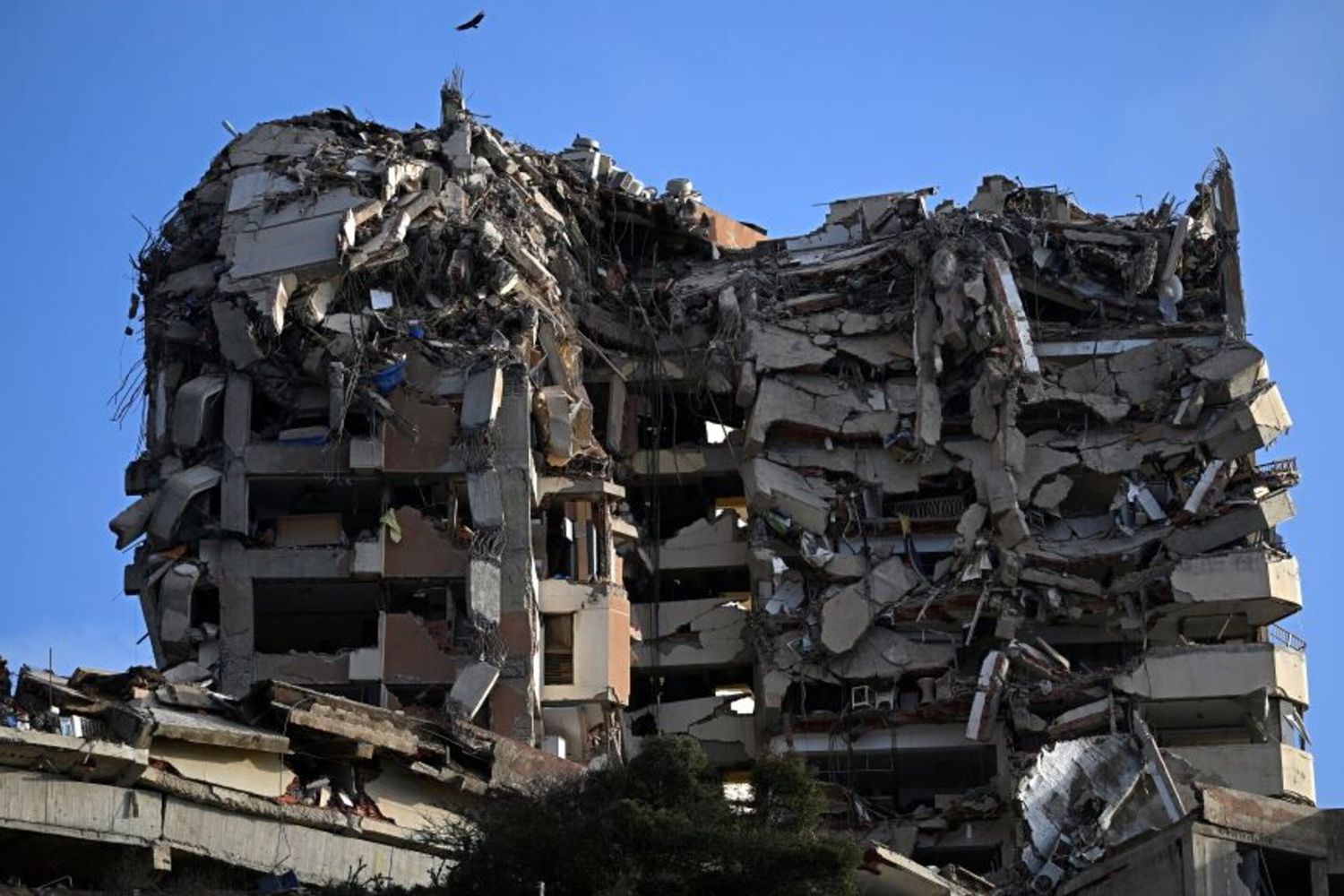 Un edificio danneggiato dai terremoti in Venezuela