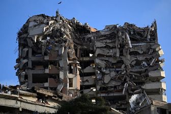 Un edificio danneggiato dai terremoti in Venezuela