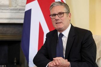 Il Primo Ministro britannico Keir Starmer annuncia le dimissioni