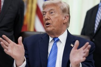 Trump: "Colpiremo con durezza l'Iran. L'accordo è fatto, devono solo firmarlo"